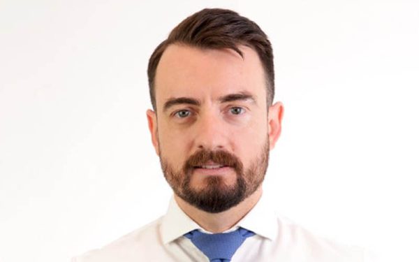 Workshop: Prepararea dinților pentru fațete dentare. Dental Forum 2025