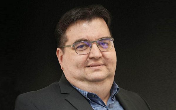 Workshop: Restaurări estetice predictibile în zona anterioară, cu rășini compozite